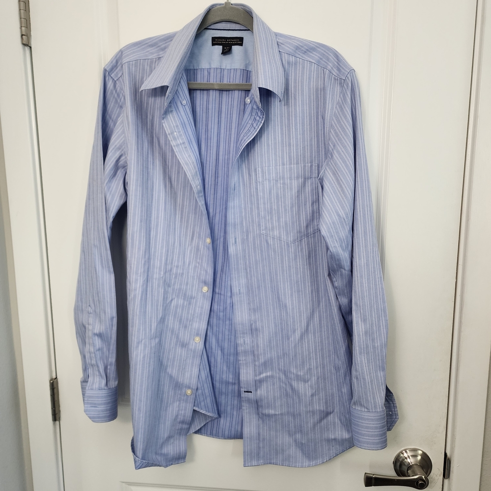 3/$20 Banana Republic Men's Blue Striped Tailored Slim Fit Non- Iron Shirt Size